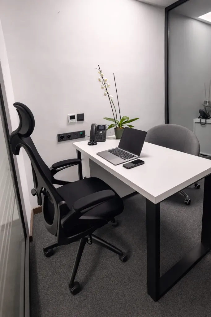 [107] Bureau Privé – 1 Poste (5m²)